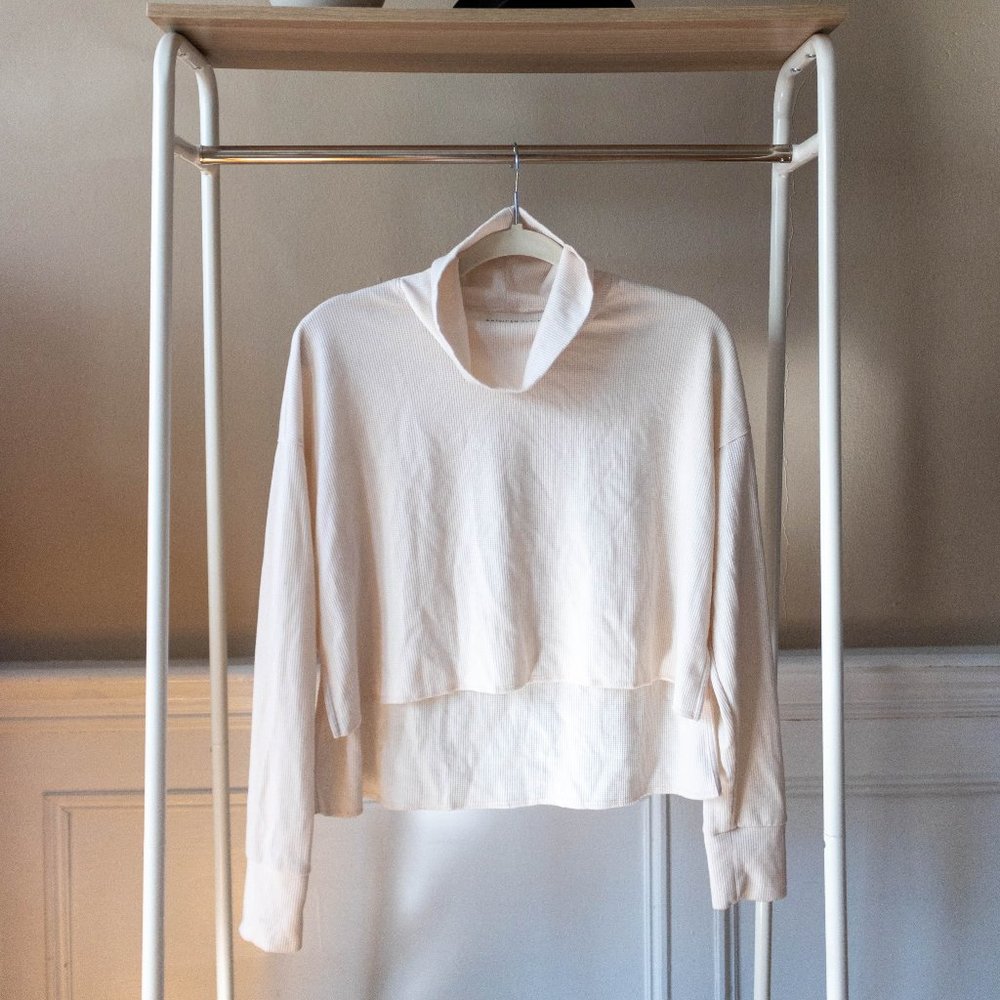 American Eagle Turtle Neck